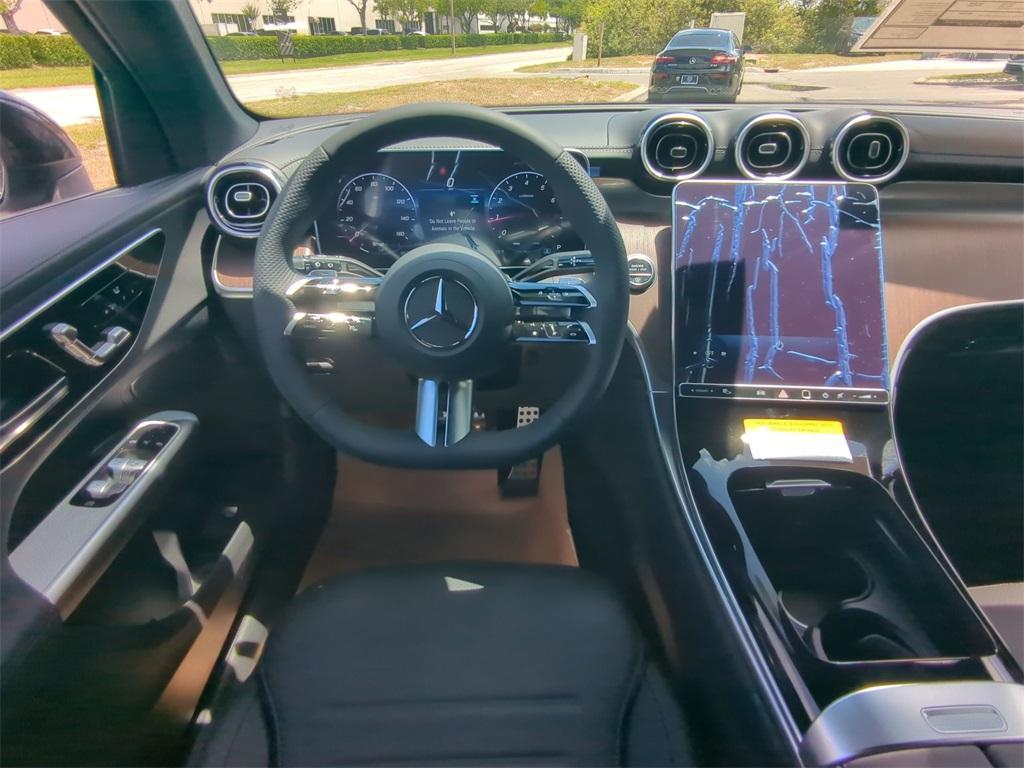 new 2025 Mercedes-Benz GLC 300 car