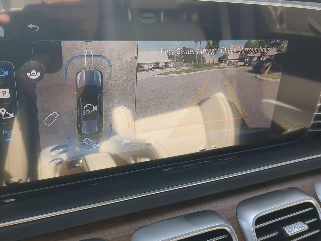 new 2025 Mercedes-Benz GLS 450 car
