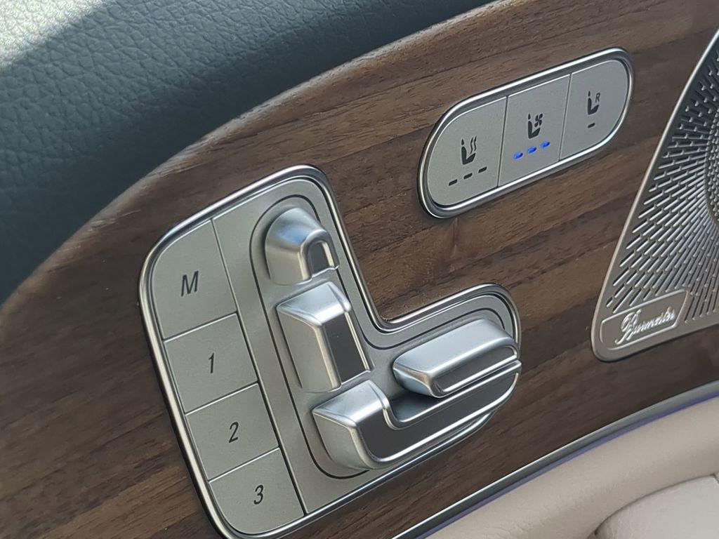 new 2025 Mercedes-Benz GLS 450 car
