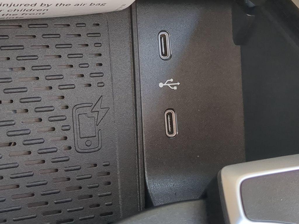 new 2025 Mercedes-Benz GLS 450 car