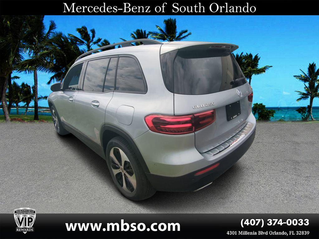 new 2025 Mercedes-Benz GLB 250 car
