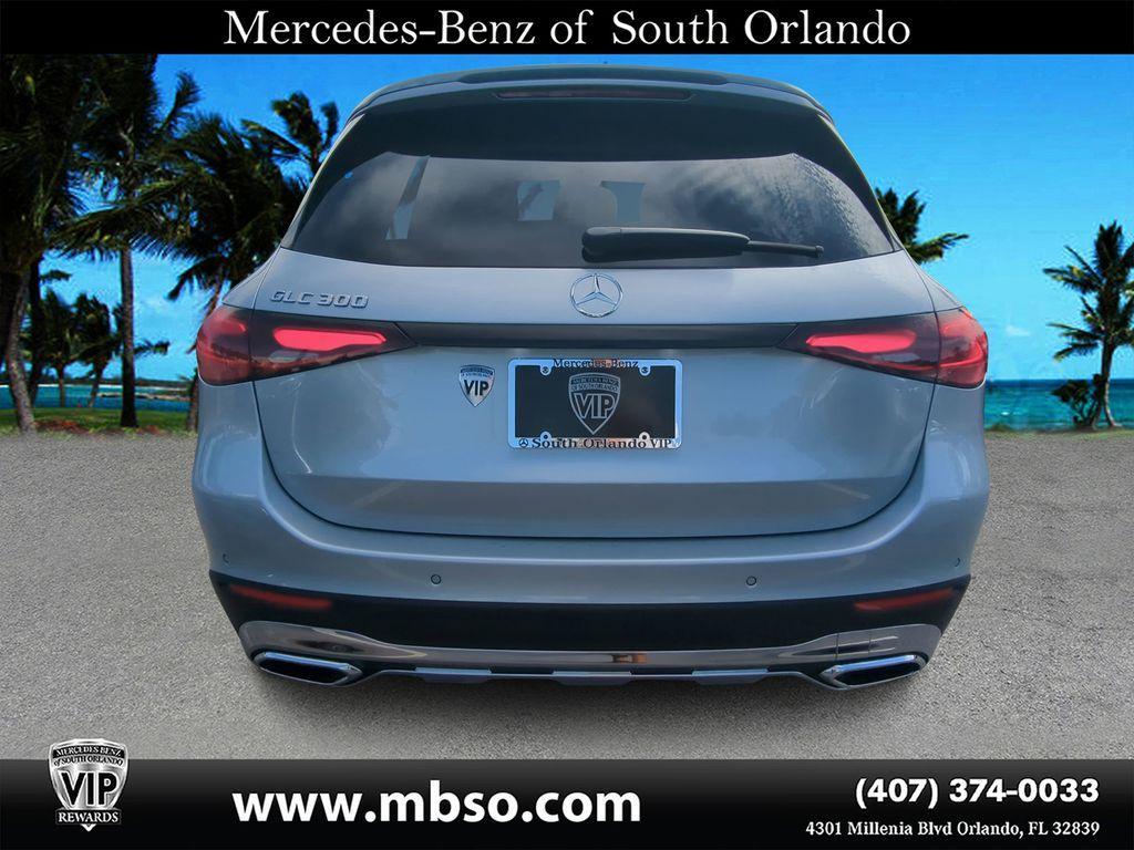 new 2025 Mercedes-Benz GLC 300 car