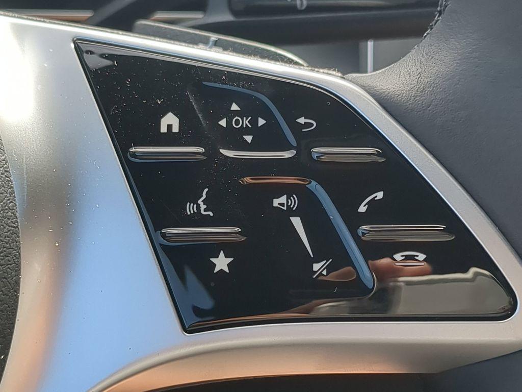 new 2025 Mercedes-Benz GLC 300 car