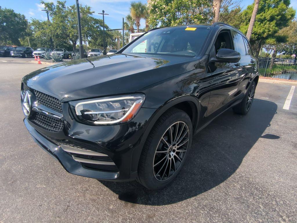 new 2022 Mercedes-Benz GLC 300 car