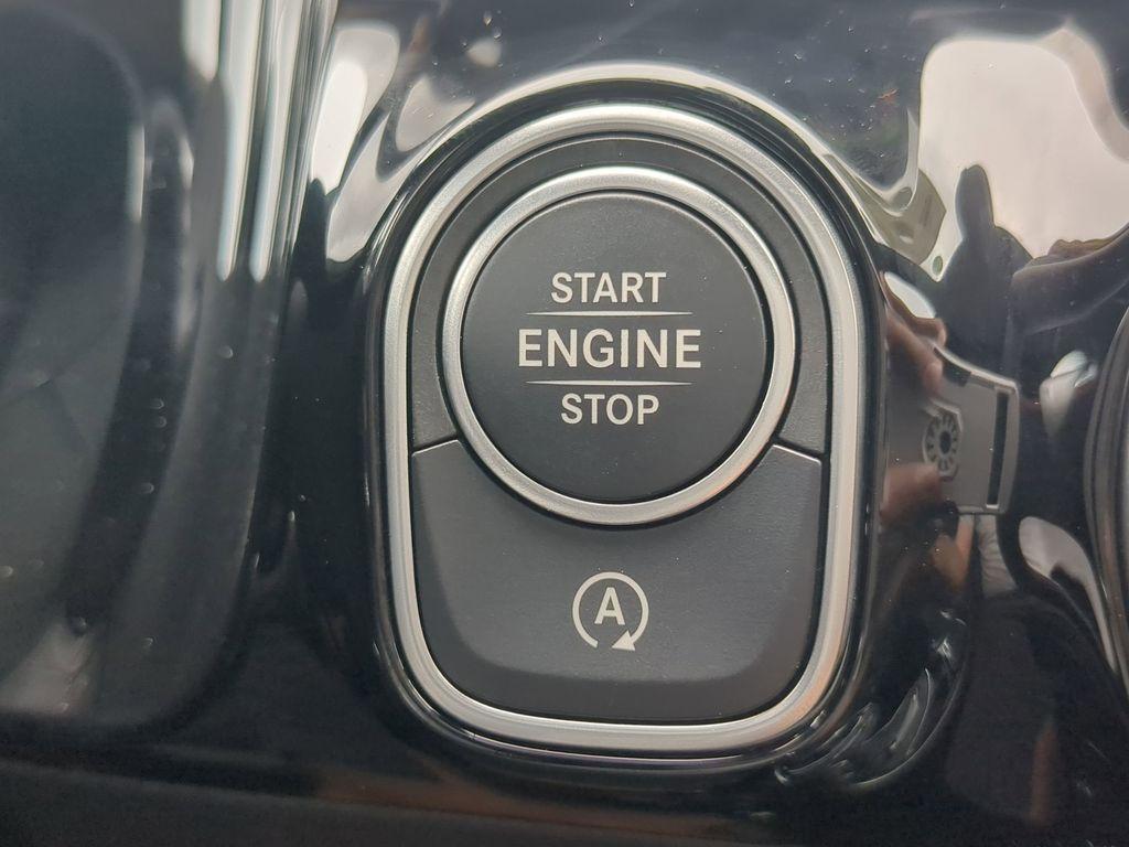 new 2025 Mercedes-Benz GLA 250 car