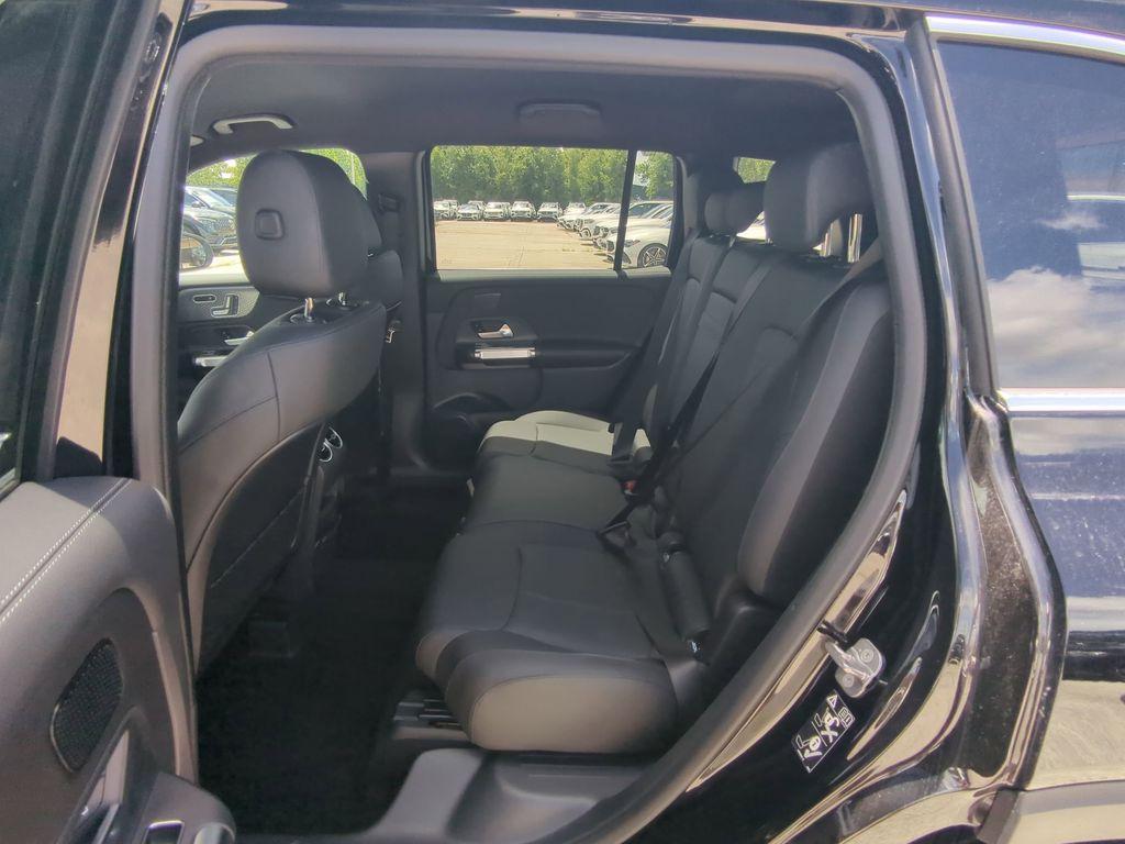 new 2025 Mercedes-Benz GLB 250 car