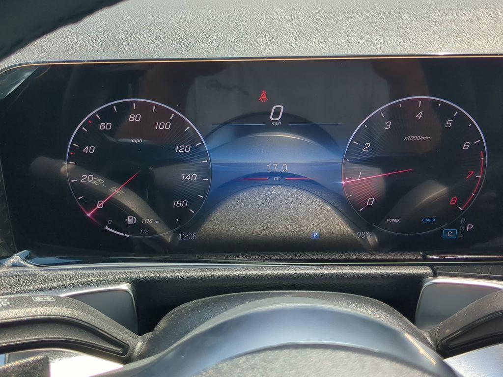 new 2025 Mercedes-Benz GLB 250 car