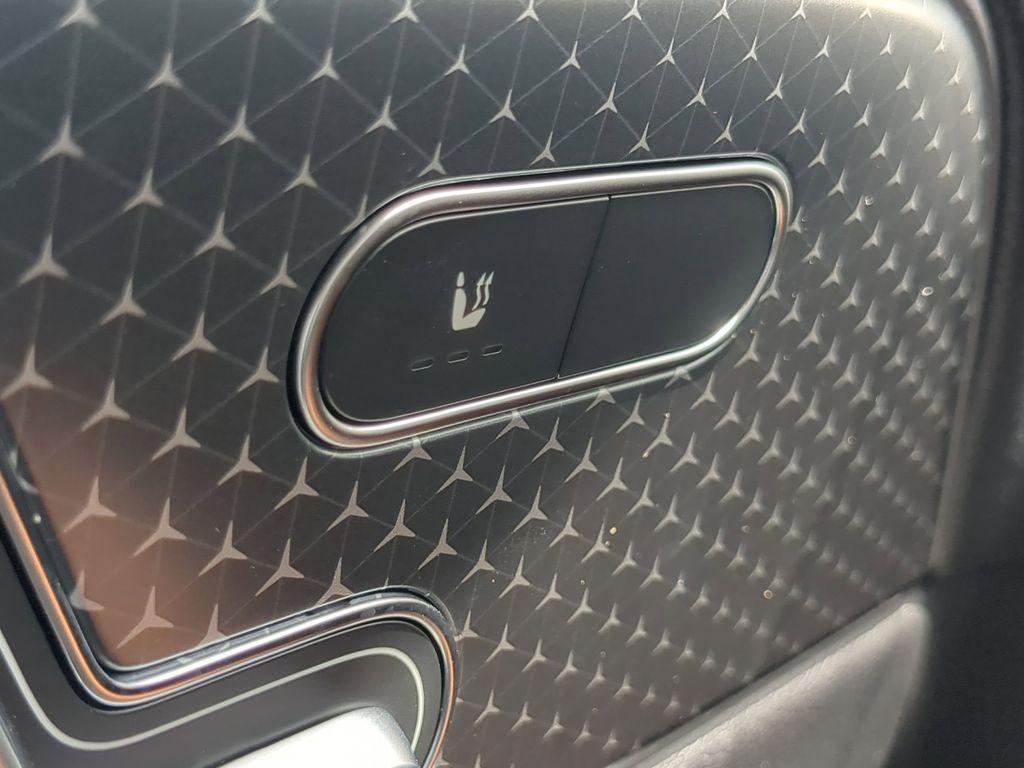 new 2025 Mercedes-Benz GLB 250 car
