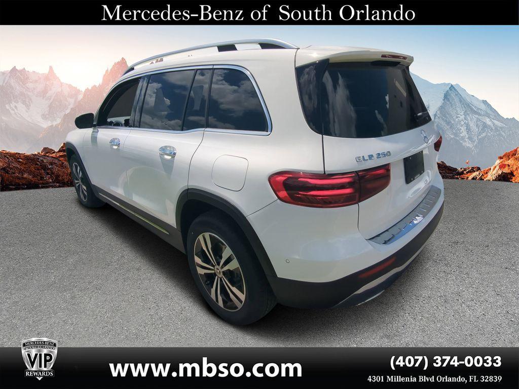 new 2025 Mercedes-Benz GLB 250 car