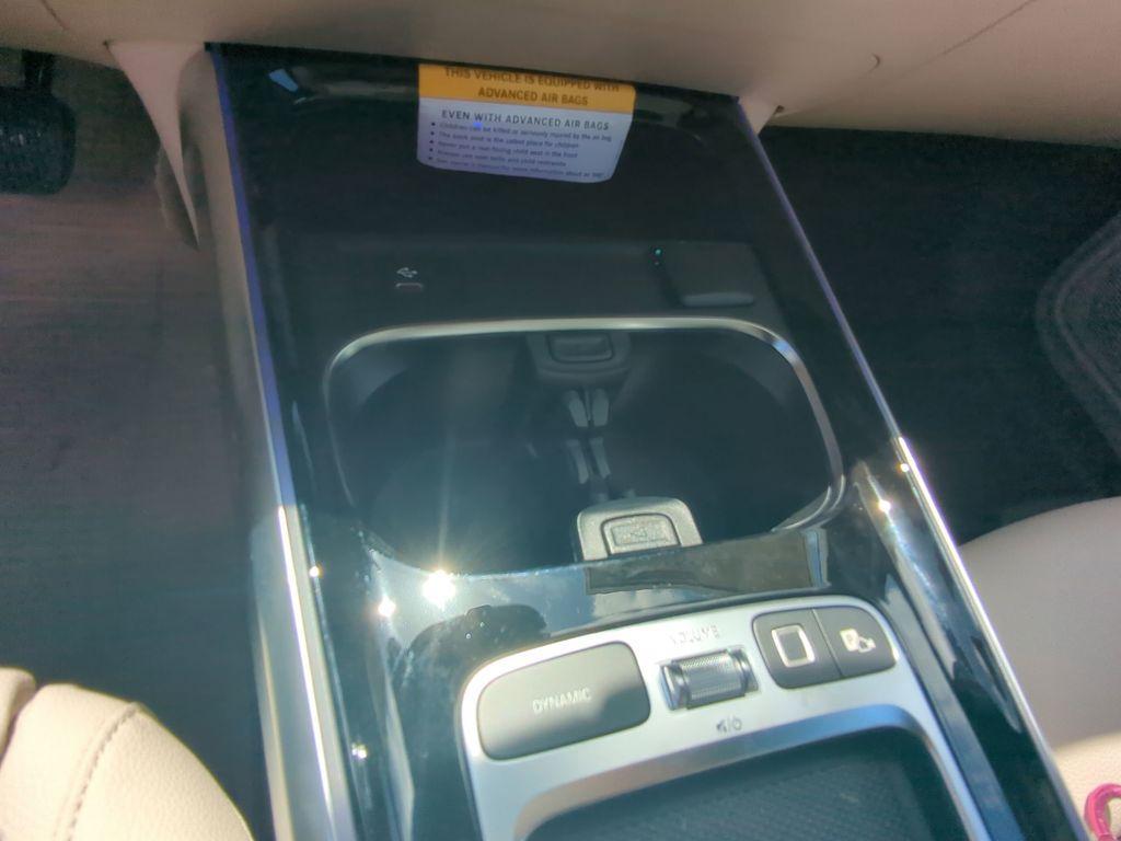 new 2025 Mercedes-Benz GLB 250 car