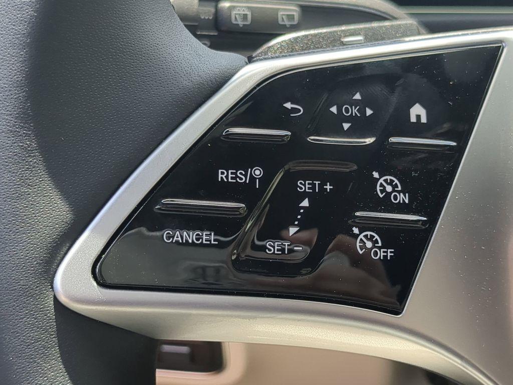 new 2025 Mercedes-Benz GLB 250 car