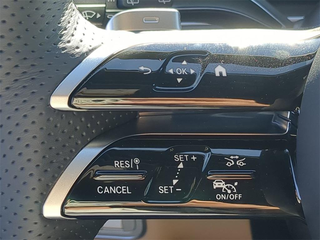 new 2025 Mercedes-Benz GLS 450 car