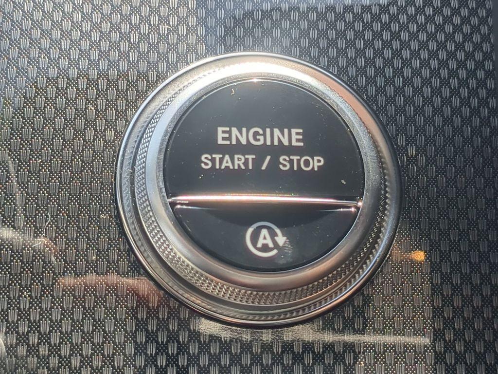 new 2025 Mercedes-Benz GLC 300 car