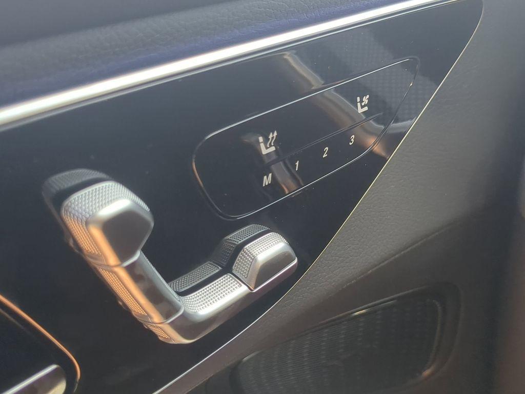 new 2025 Mercedes-Benz GLC 300 car