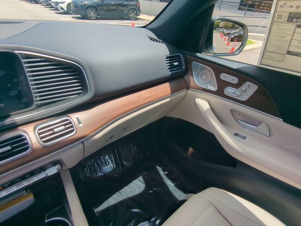 new 2025 Mercedes-Benz GLE 450 car