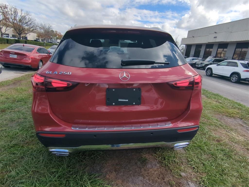 new 2025 Mercedes-Benz GLA 250 car