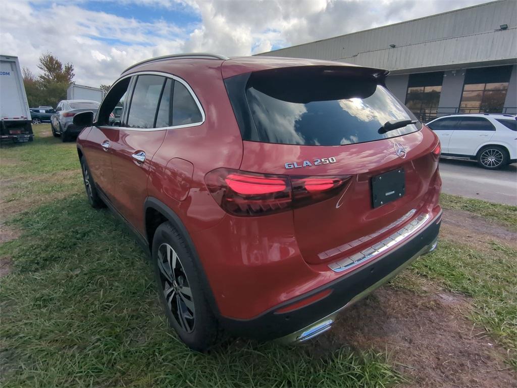 new 2025 Mercedes-Benz GLA 250 car