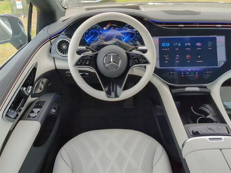 new 2024 Mercedes-Benz EQS 580 car, priced at $152,210