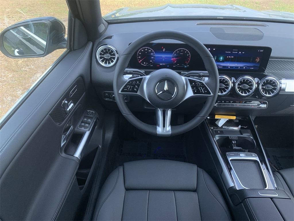 new 2024 Mercedes-Benz GLB 250 car, priced at $48,130