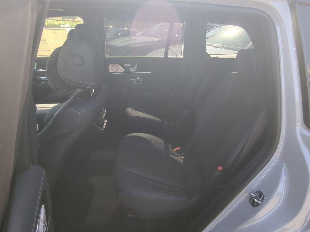 new 2026 Mercedes-Benz GLS 580 car