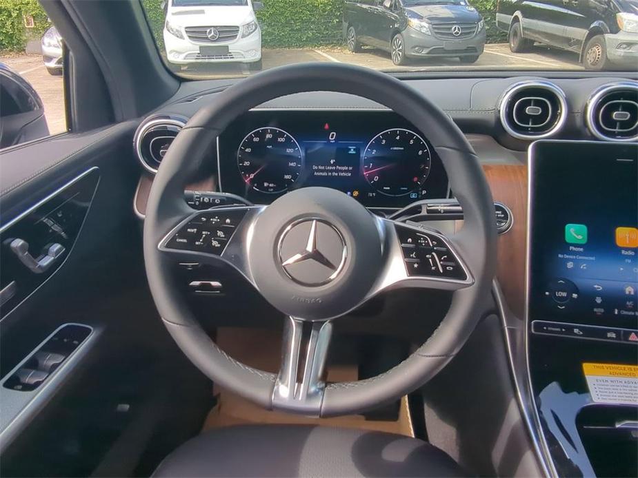 new 2025 Mercedes-Benz GLC 300 car