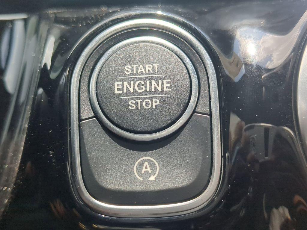 new 2025 Mercedes-Benz GLA 250 car