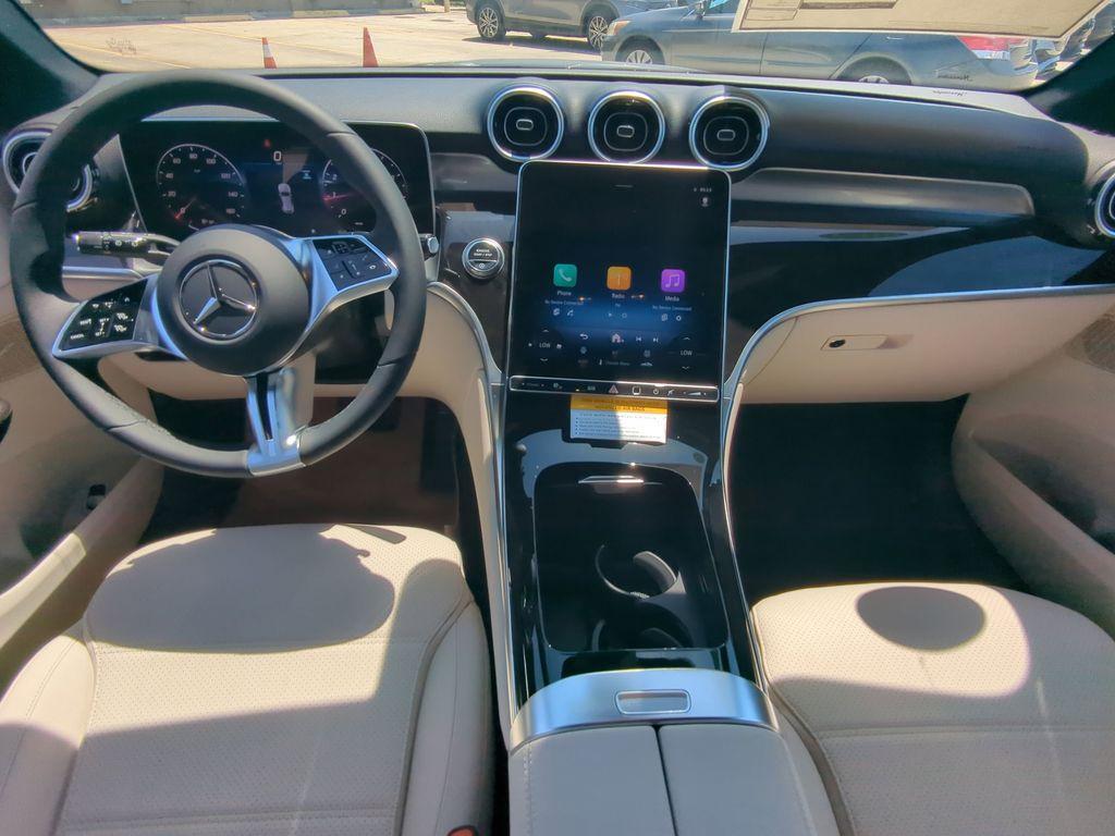 new 2025 Mercedes-Benz GLC 300 car