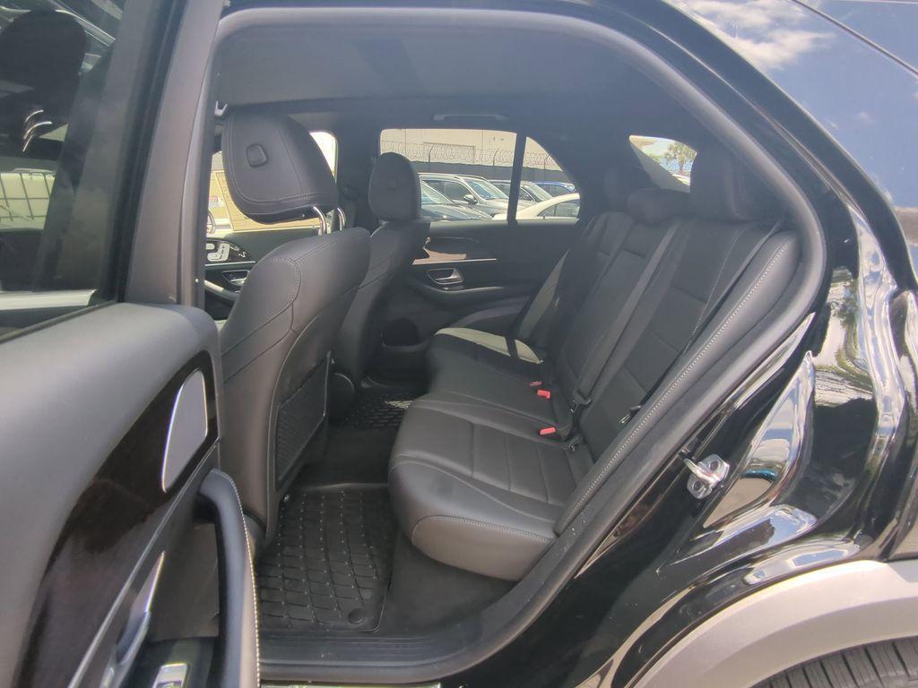 new 2025 Mercedes-Benz GLE 450e car