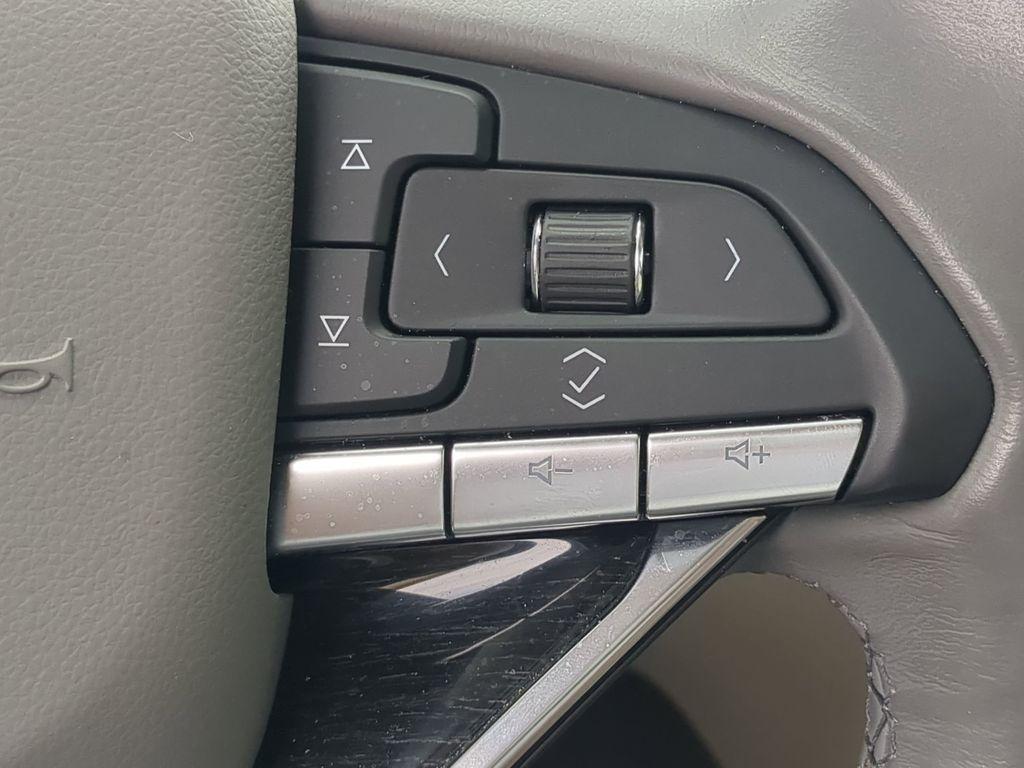 used 2023 Cadillac XT6 car, priced at $37,599