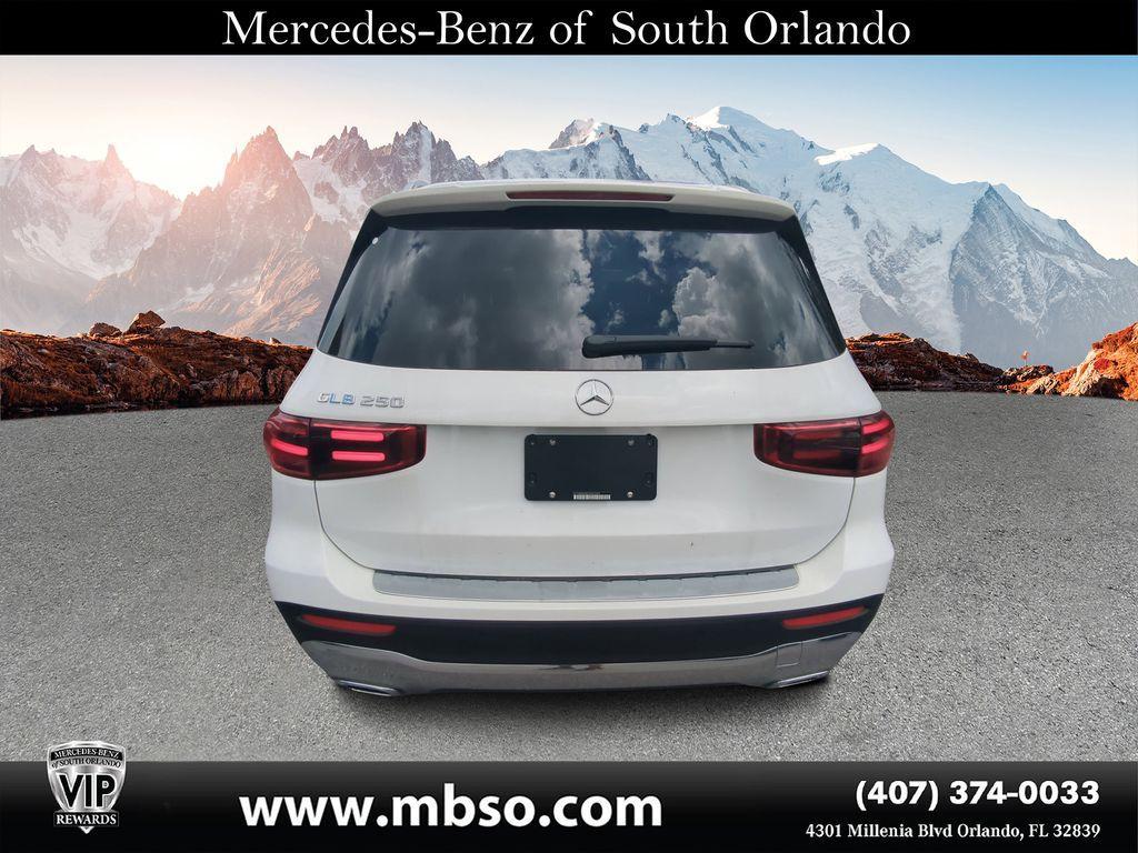 new 2025 Mercedes-Benz GLB 250 car