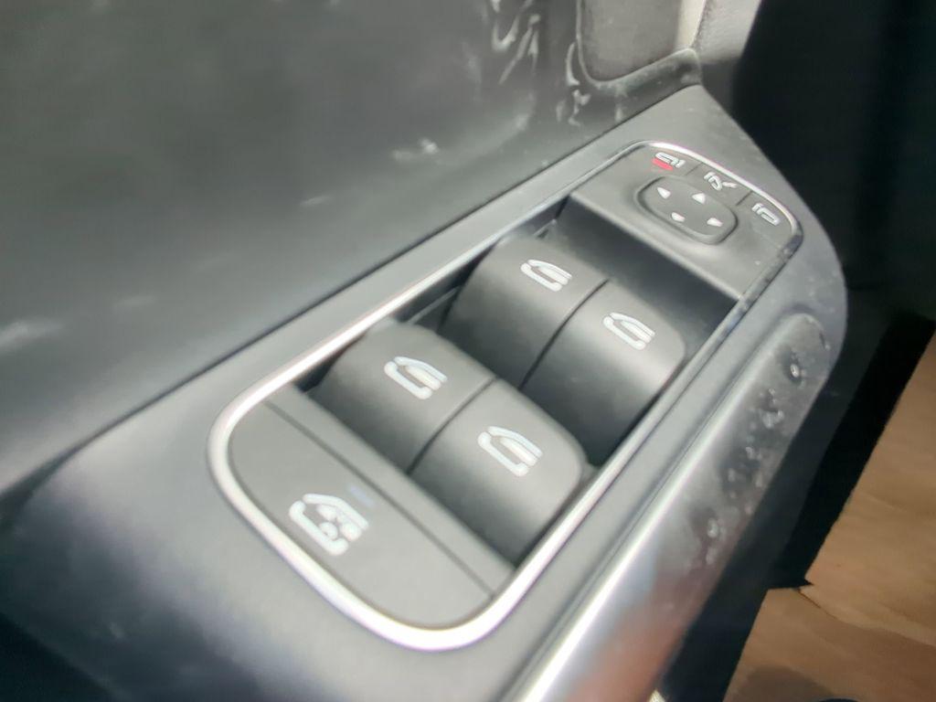 new 2025 Mercedes-Benz GLA 250 car