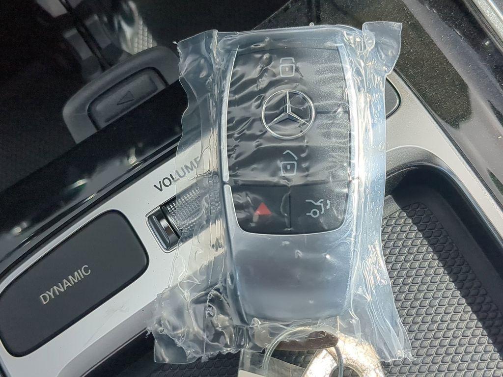 new 2025 Mercedes-Benz GLA 250 car