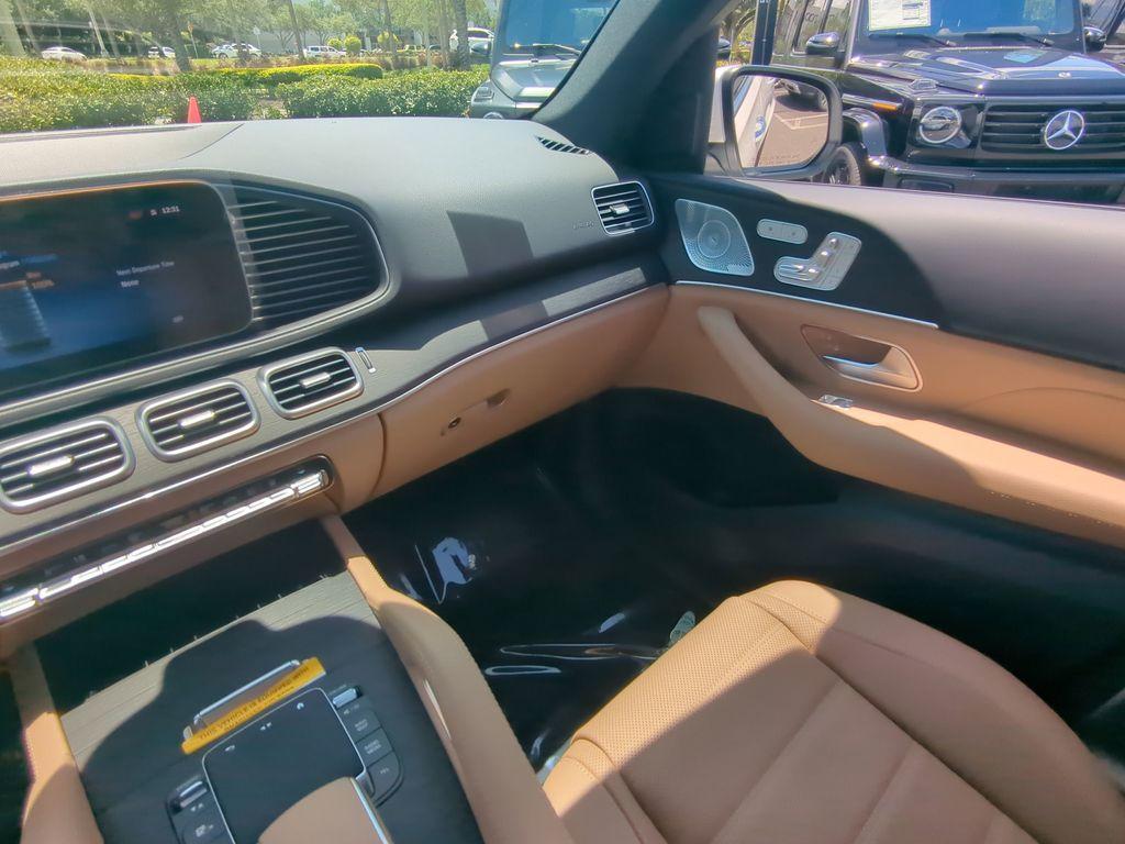 new 2025 Mercedes-Benz GLE 450e car