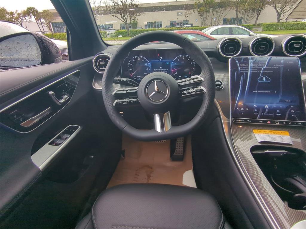 new 2025 Mercedes-Benz GLC 300 car