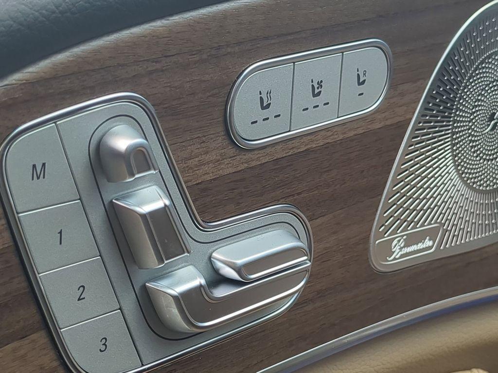 new 2025 Mercedes-Benz GLS 450 car