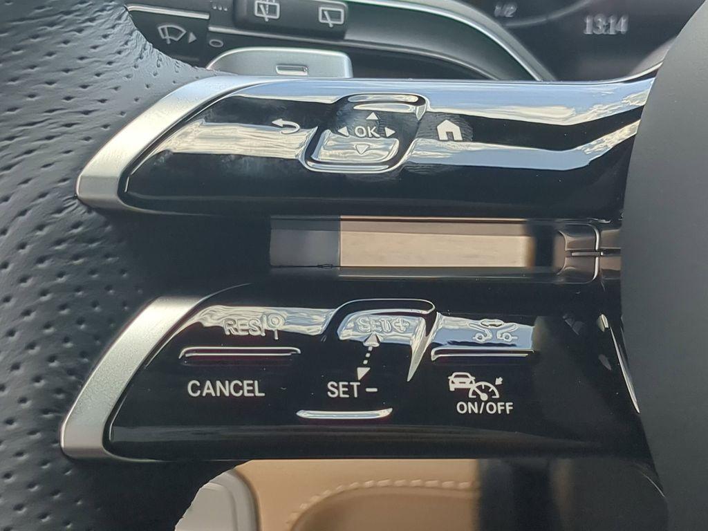 new 2025 Mercedes-Benz GLS 450 car