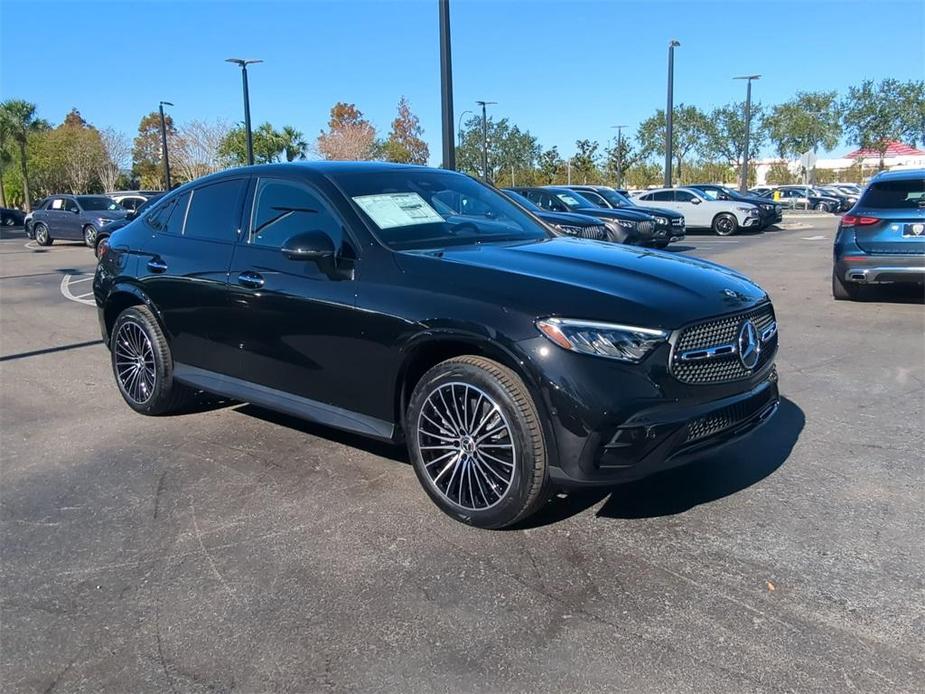 new 2025 Mercedes-Benz GLC 300 car