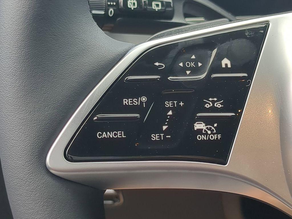new 2025 Mercedes-Benz GLC 350e car