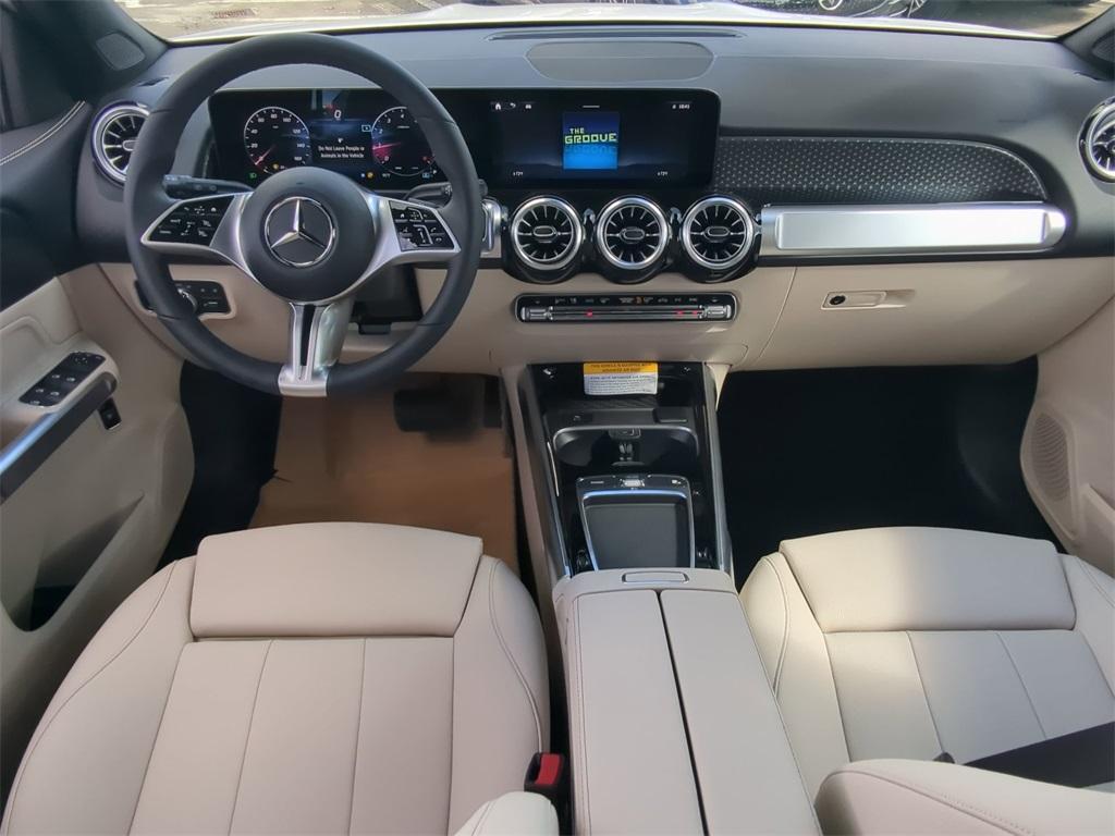 new 2025 Mercedes-Benz GLB 250 car