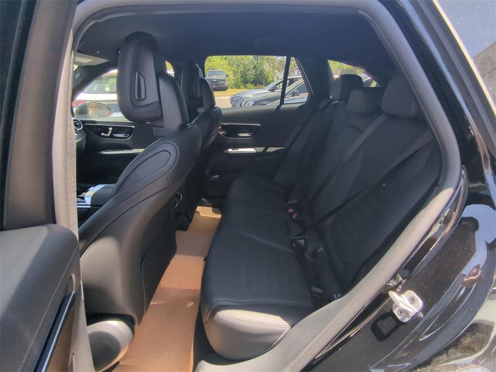 new 2025 Mercedes-Benz GLC 350e car