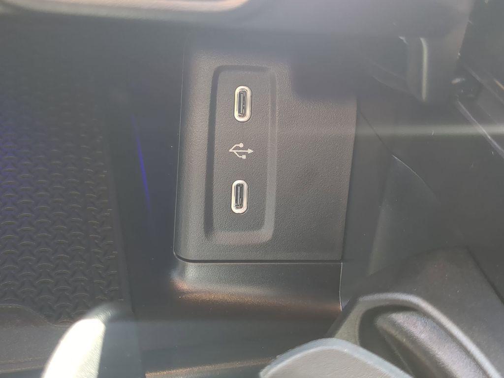 new 2025 Mercedes-Benz GLC 300 car