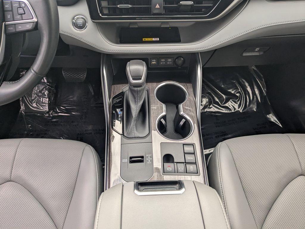 used 2023 Toyota Highlander car, priced at $36,991
