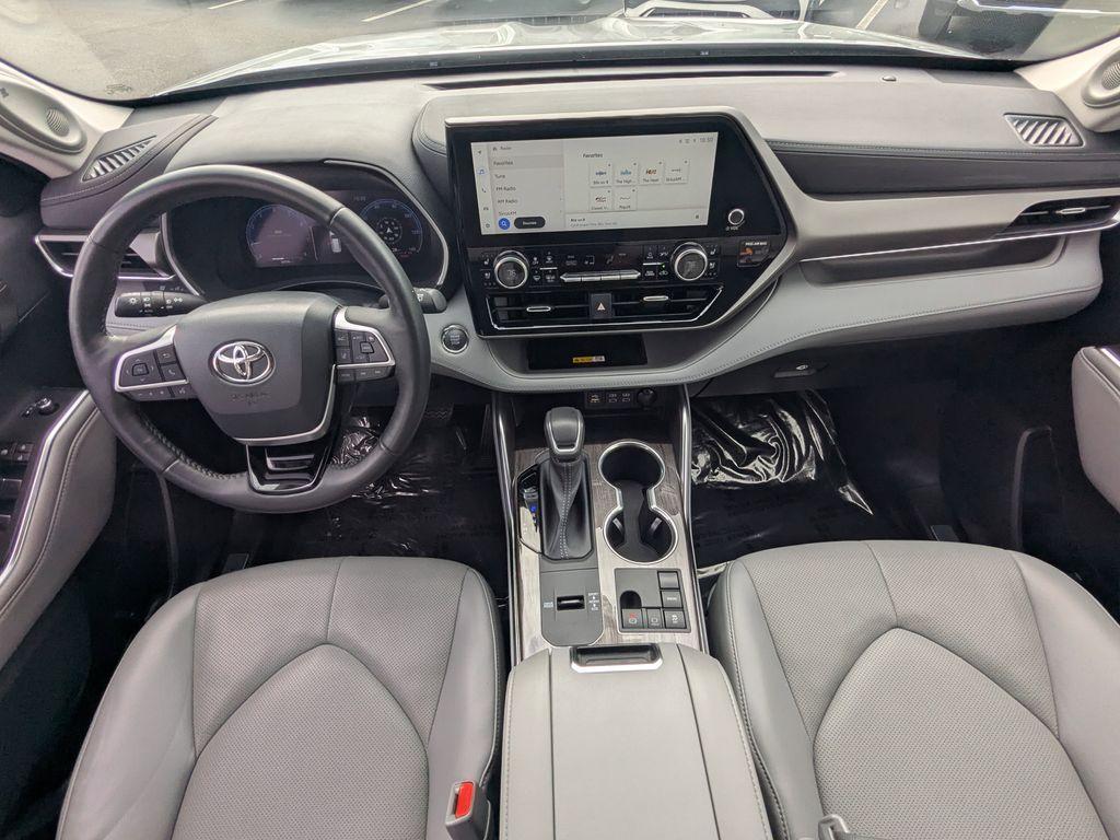 used 2023 Toyota Highlander car, priced at $36,991