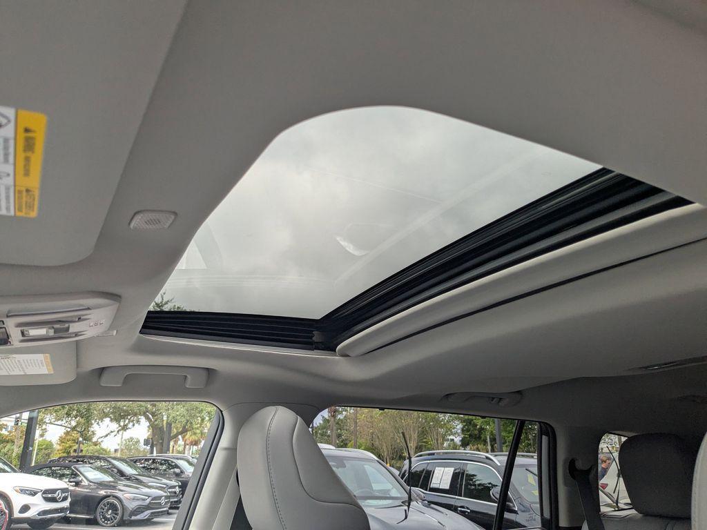 used 2023 Toyota Highlander car, priced at $36,991