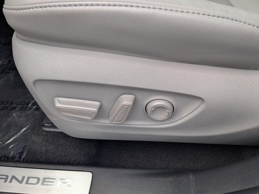 used 2023 Toyota Highlander car, priced at $36,991