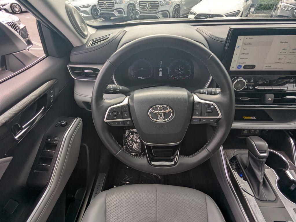 used 2023 Toyota Highlander car, priced at $36,991