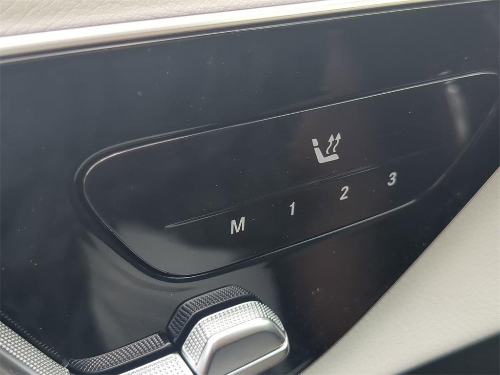 new 2025 Mercedes-Benz GLC 350e car