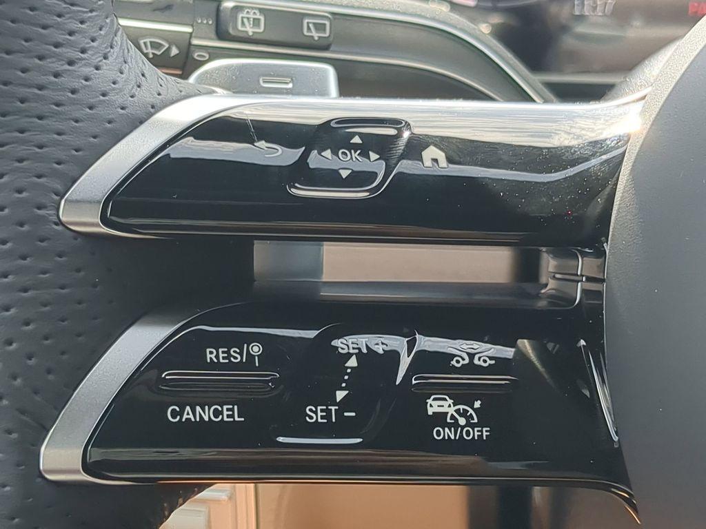 new 2025 Mercedes-Benz GLS 580 car