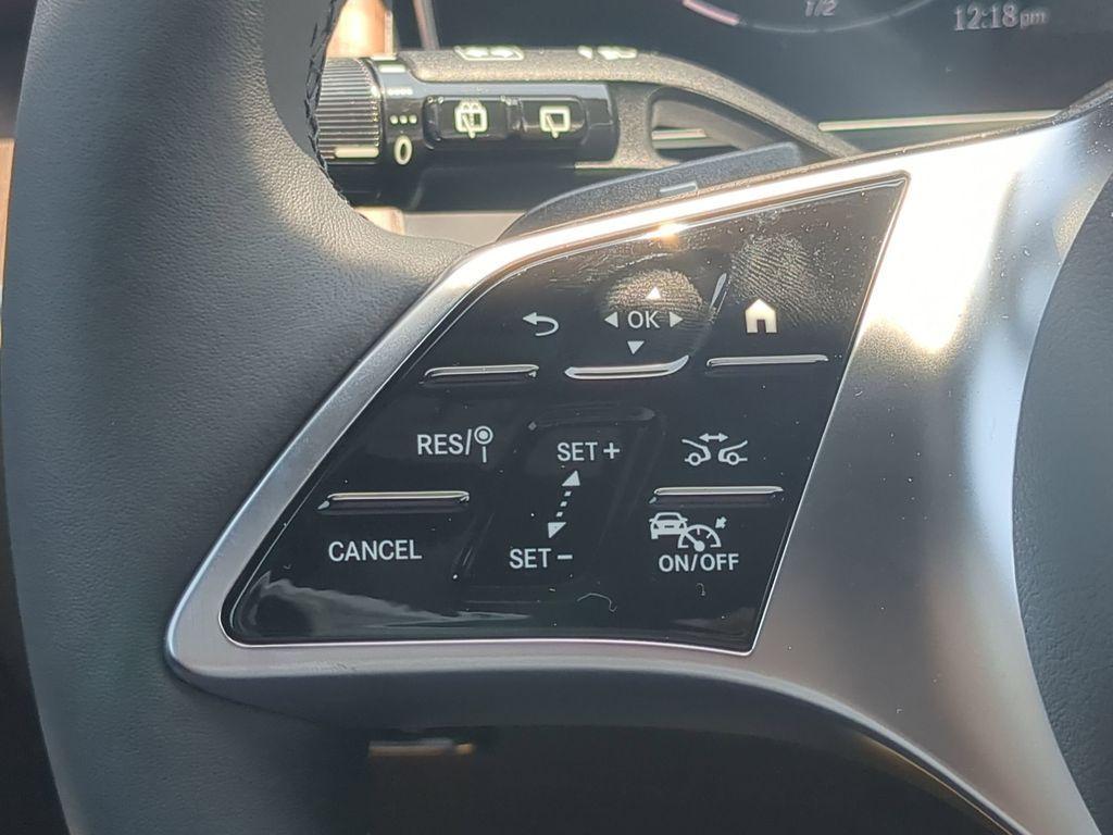 new 2025 Mercedes-Benz GLC 300 car