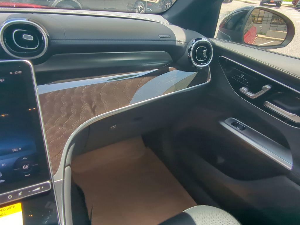 new 2025 Mercedes-Benz GLC 350e car